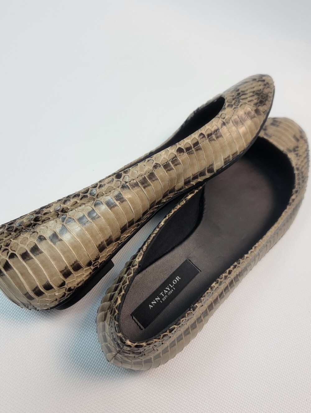 Ann Taylor Ballet Flat Shoes Leather Snackskin Patern Brown Cream Stylish Casual